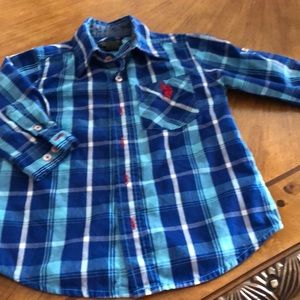 Polo long sleeve shirt.